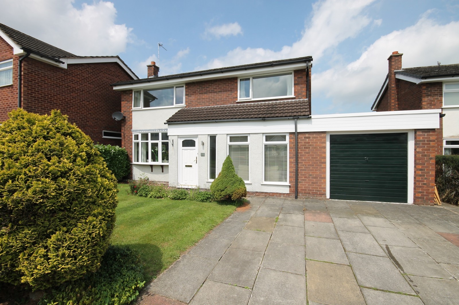 3 bedroom Detached House Let