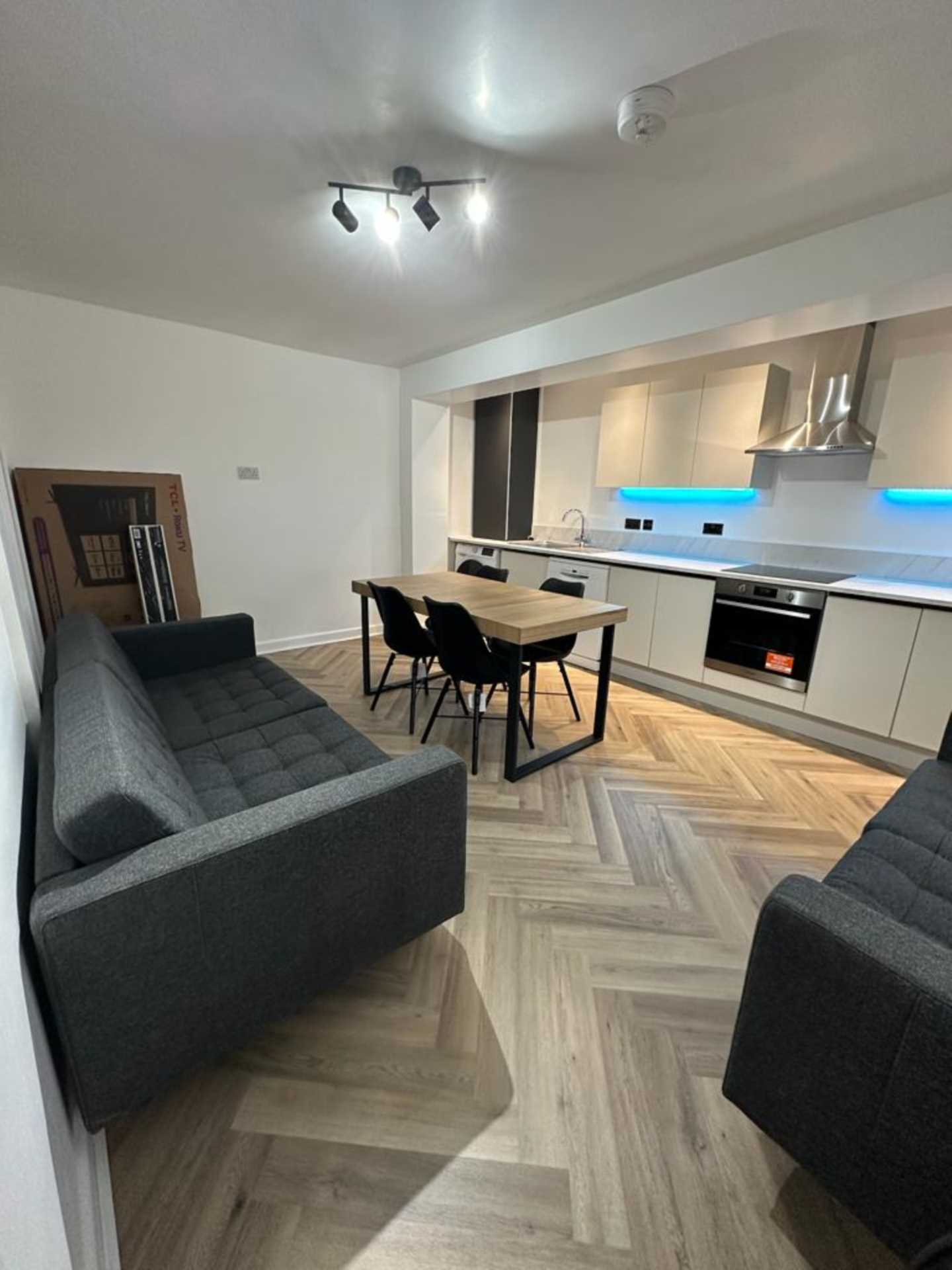 5 bedroom Detached To Let