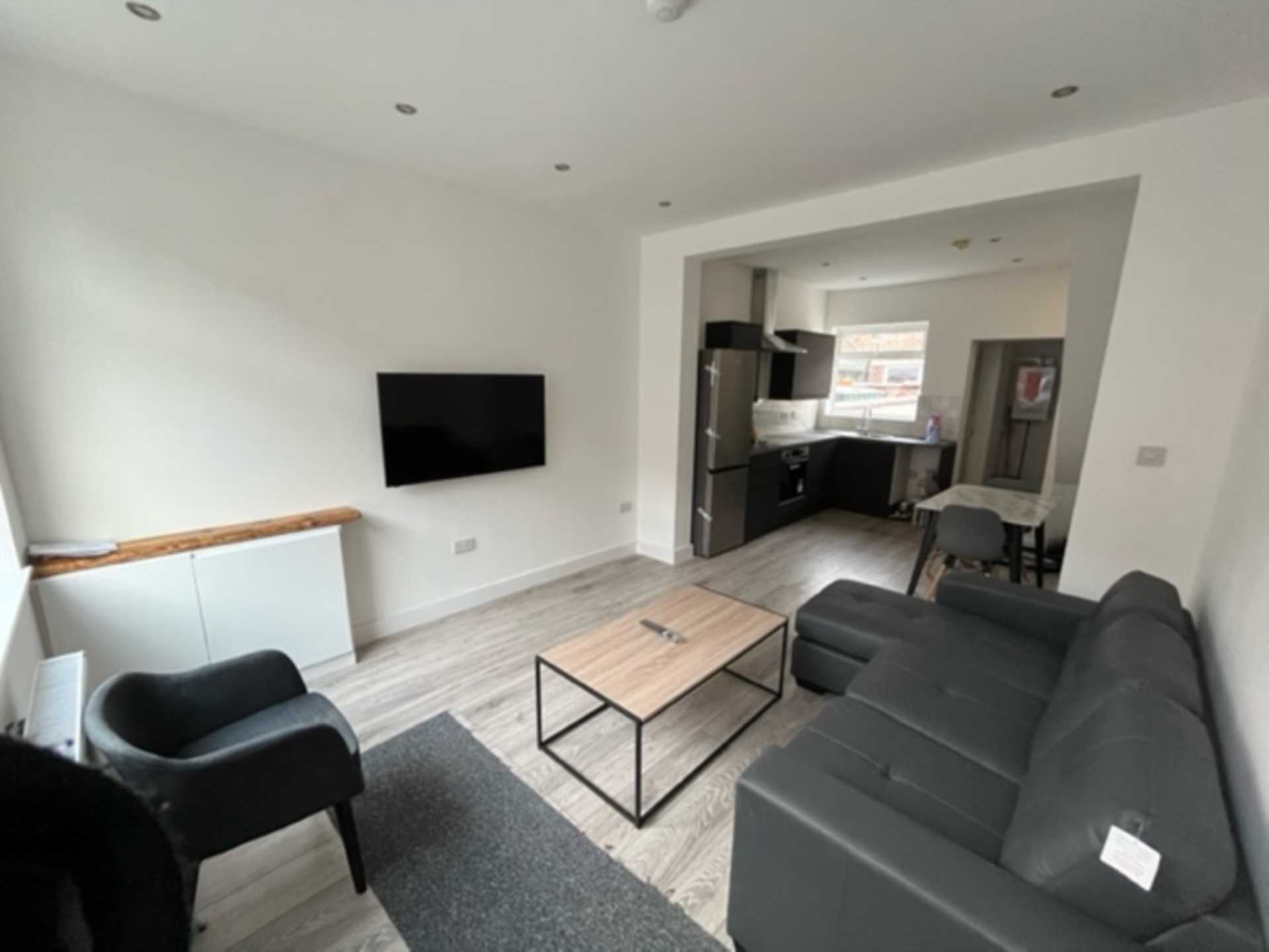 2 bedroom Terraced To Let