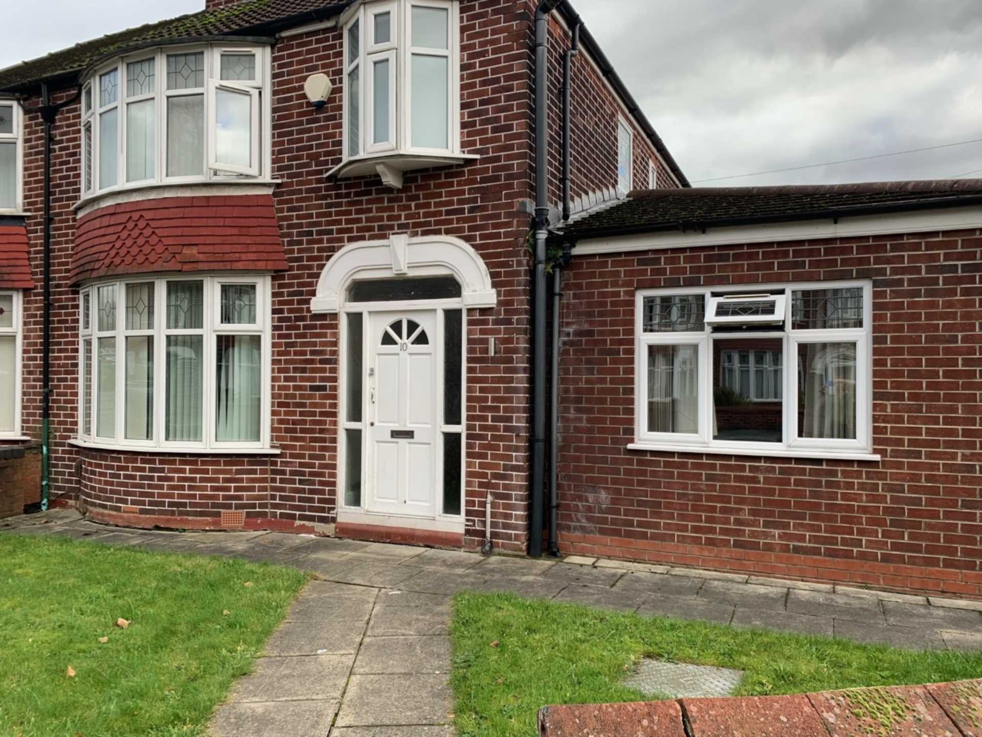 7 bedroom Semi-Detached To Let
