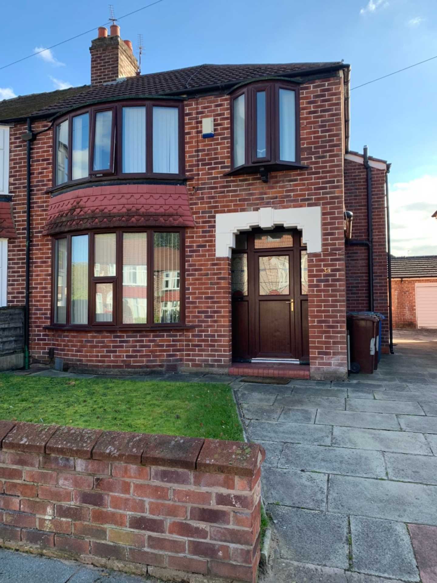 6 bedroom Semi-Detached To Let