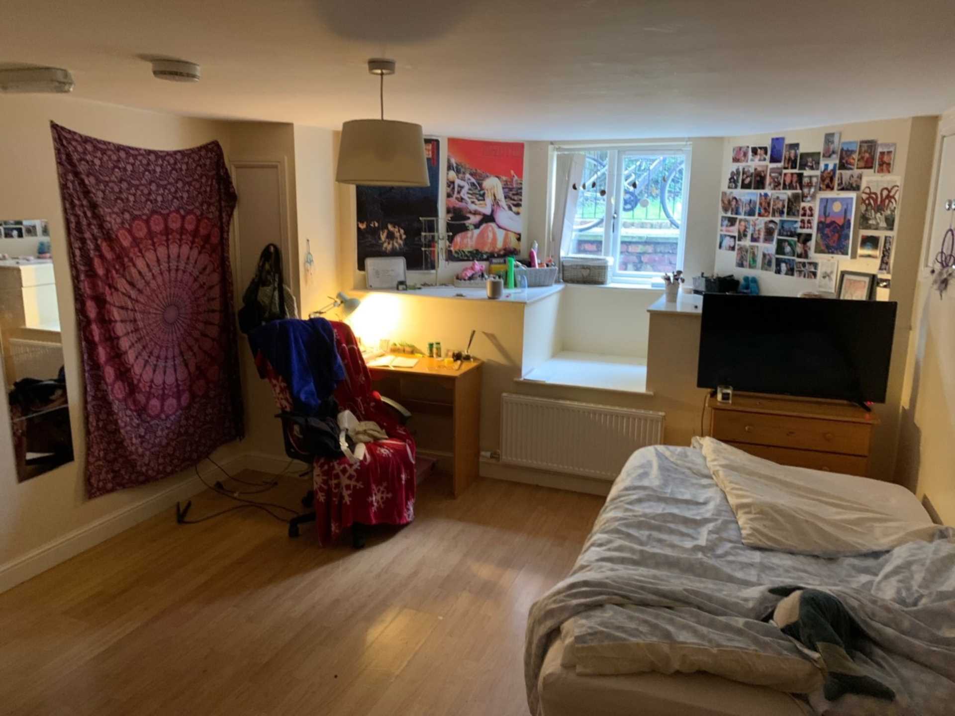 5 bedroom Apartment To Let
