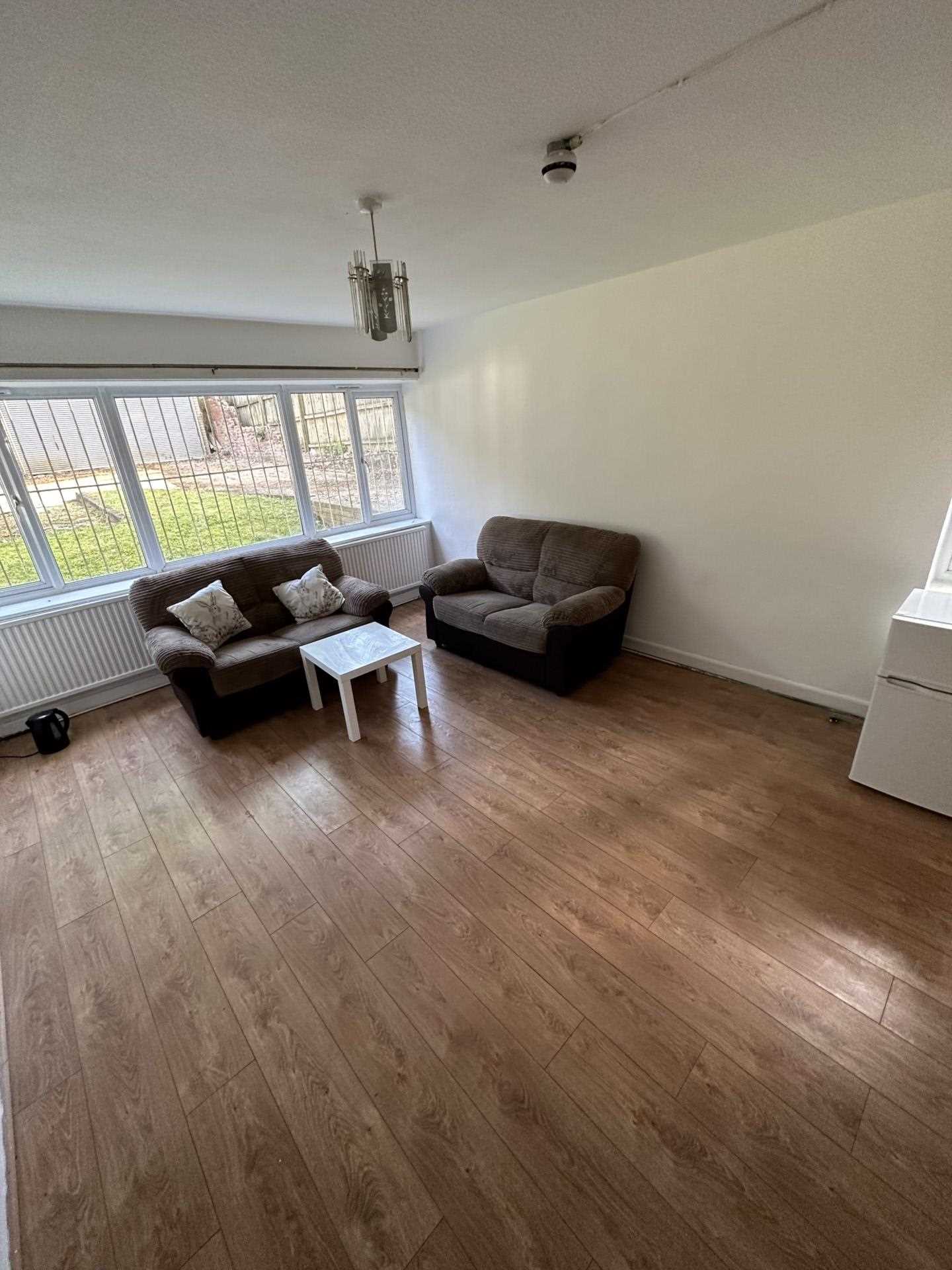 1 bedroom Apartment Let