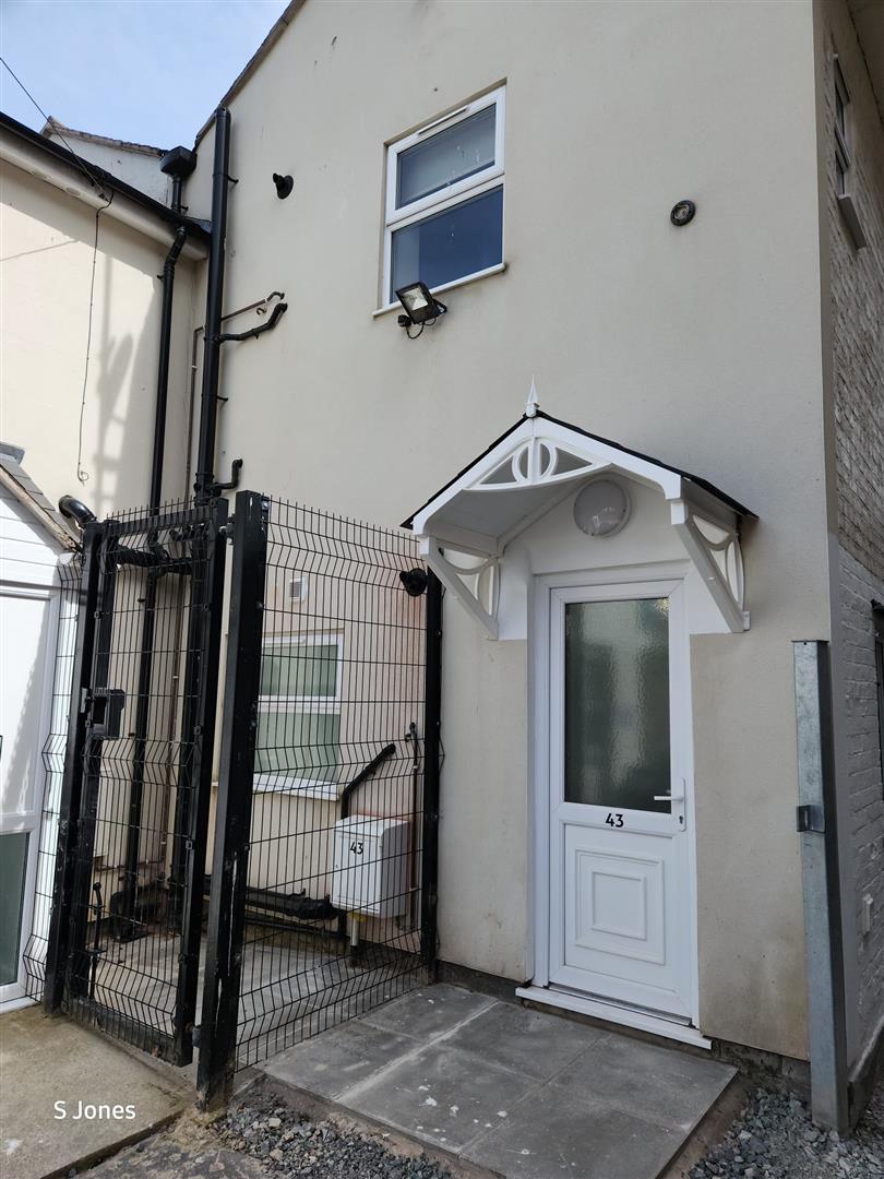 2 bedroom Apartment To Let