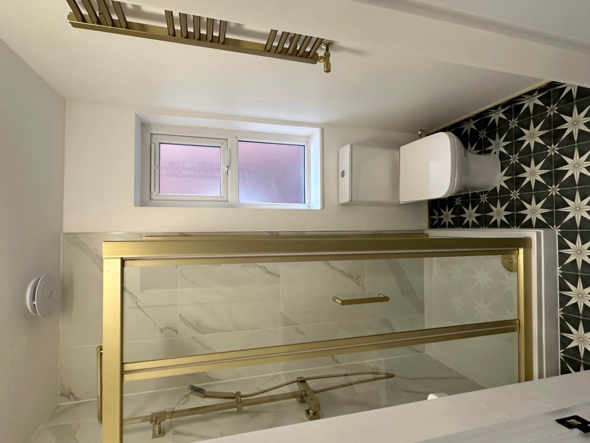 6 bedroom Semi-Detached To Let
