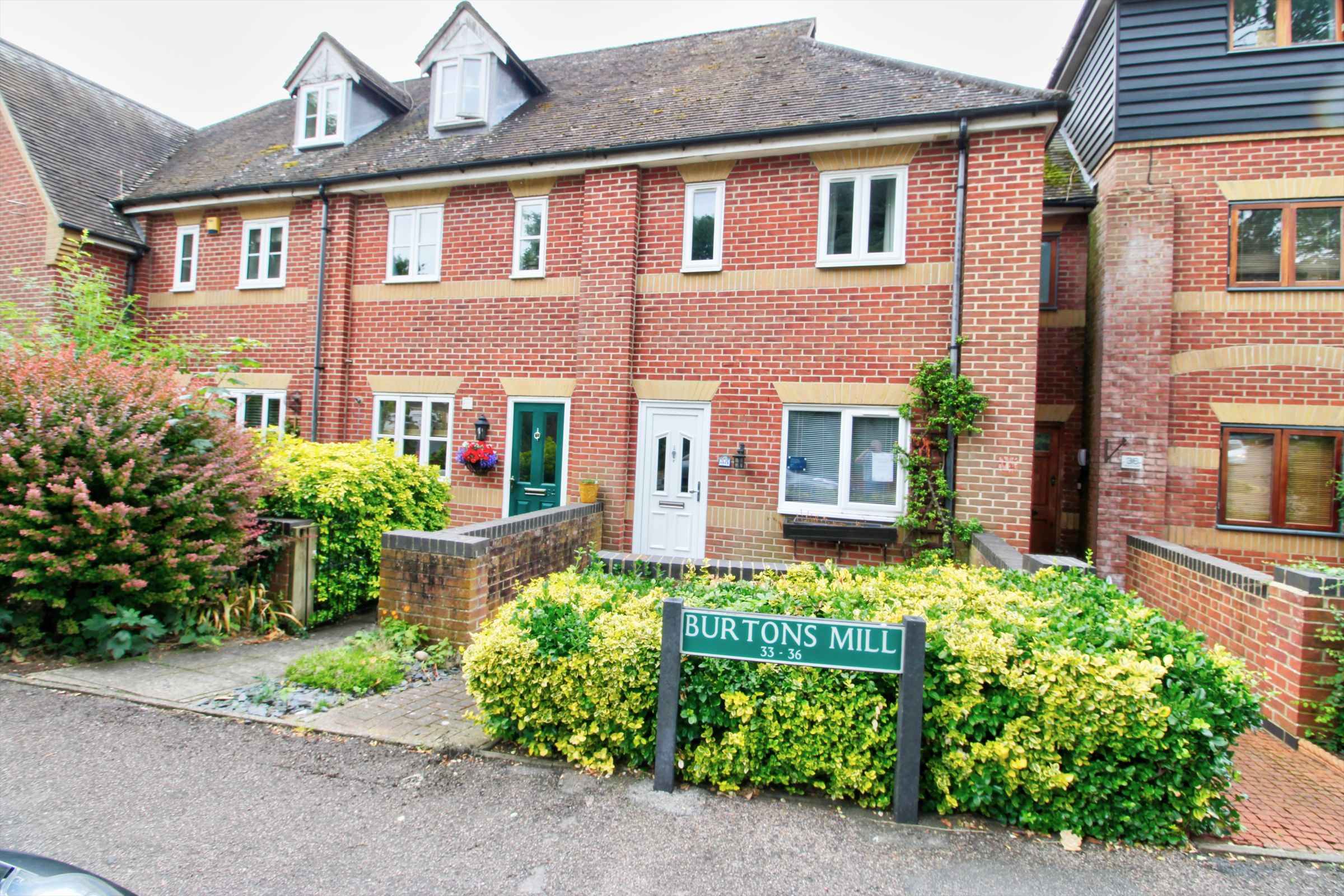 2 bedroom Terraced For Sale