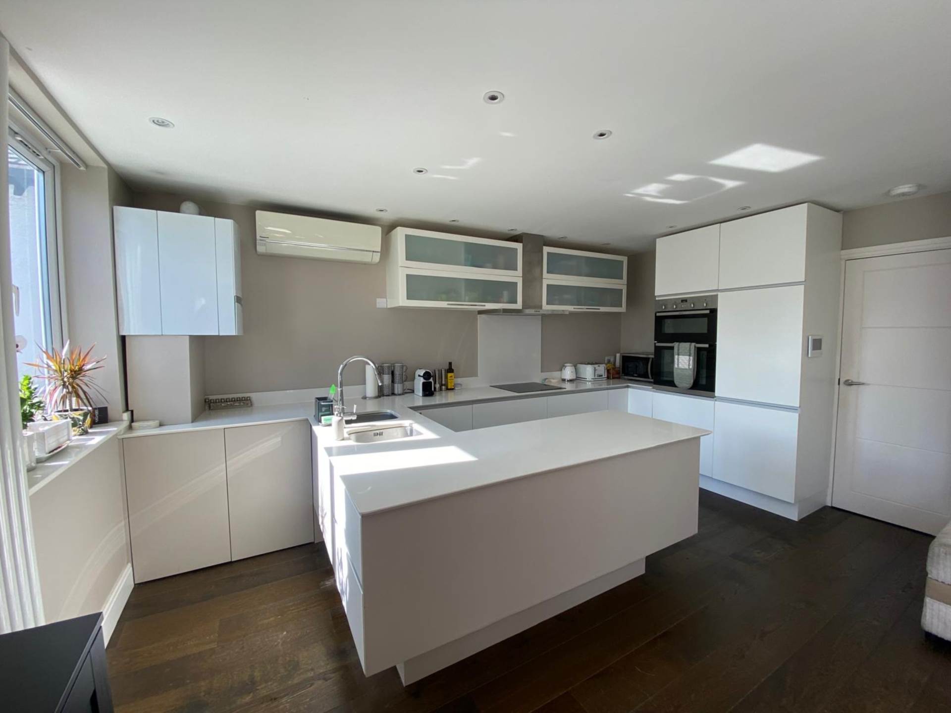 2 bedroom Apartment To Let