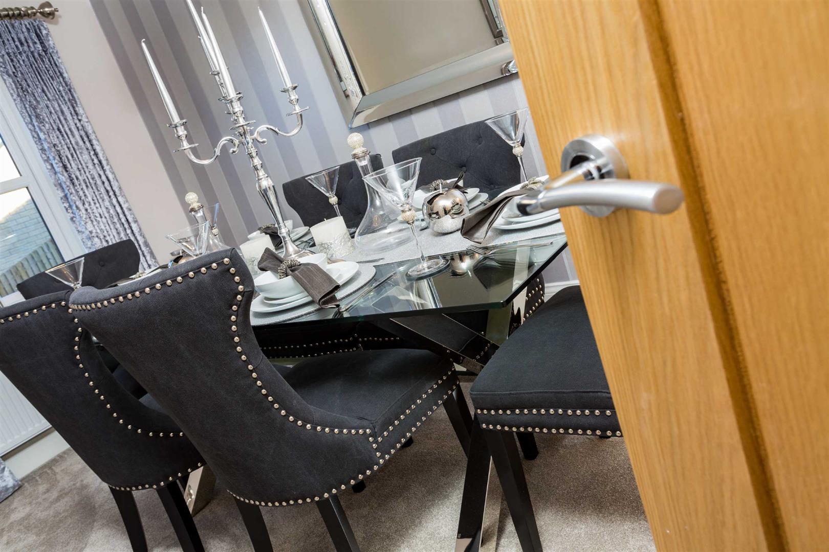 3 bedroom Mews SSTC