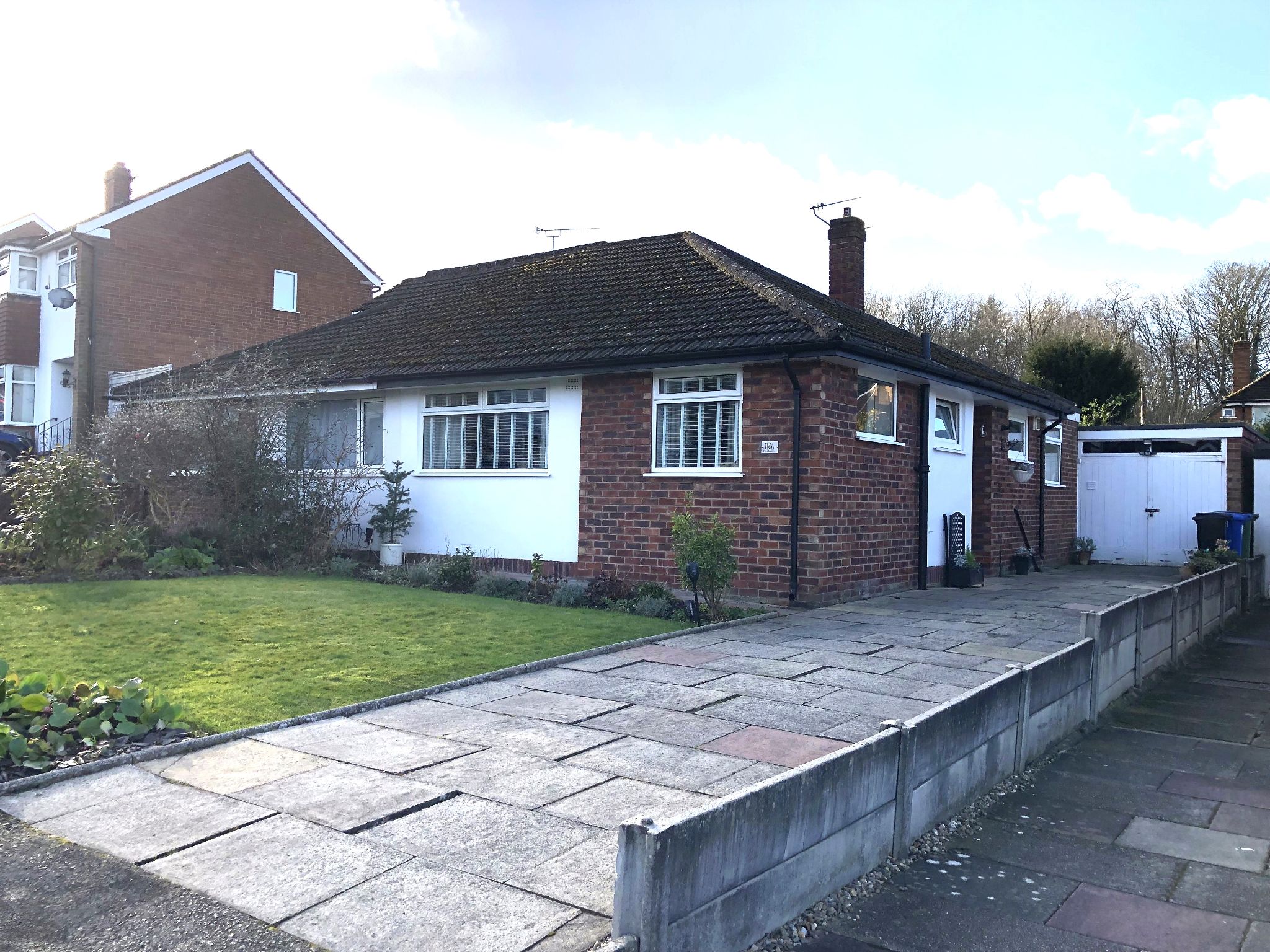2 bedroom Bungalow For Sale