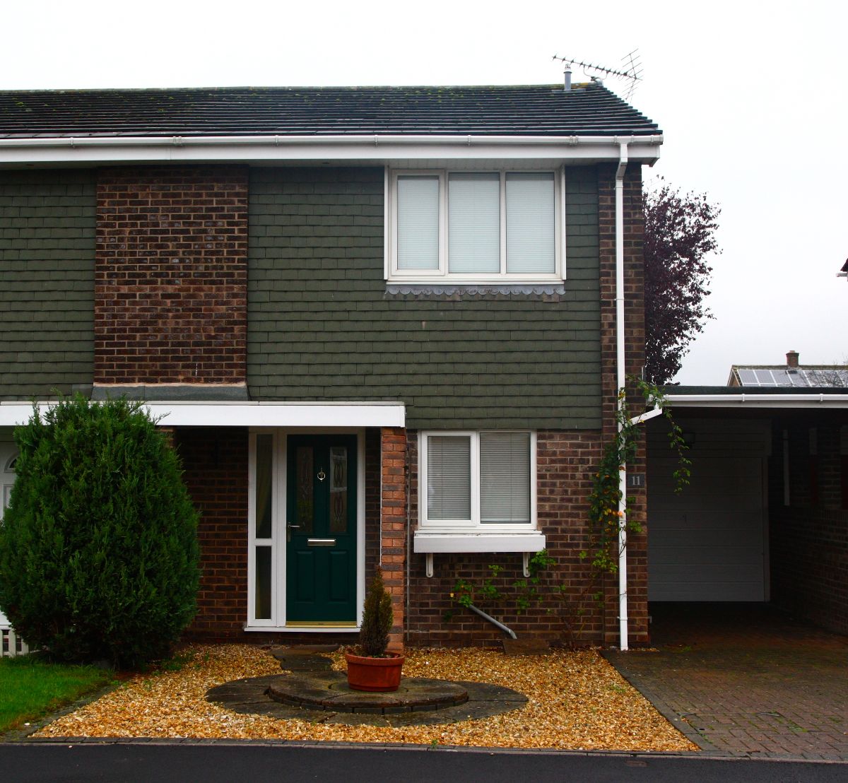 3 bedroom Semi-Detached For Sale