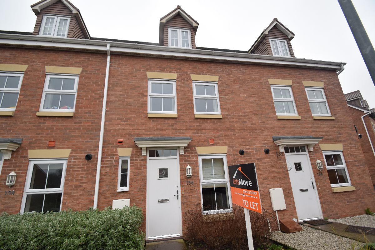 3 bedroom Terraced House To Let
