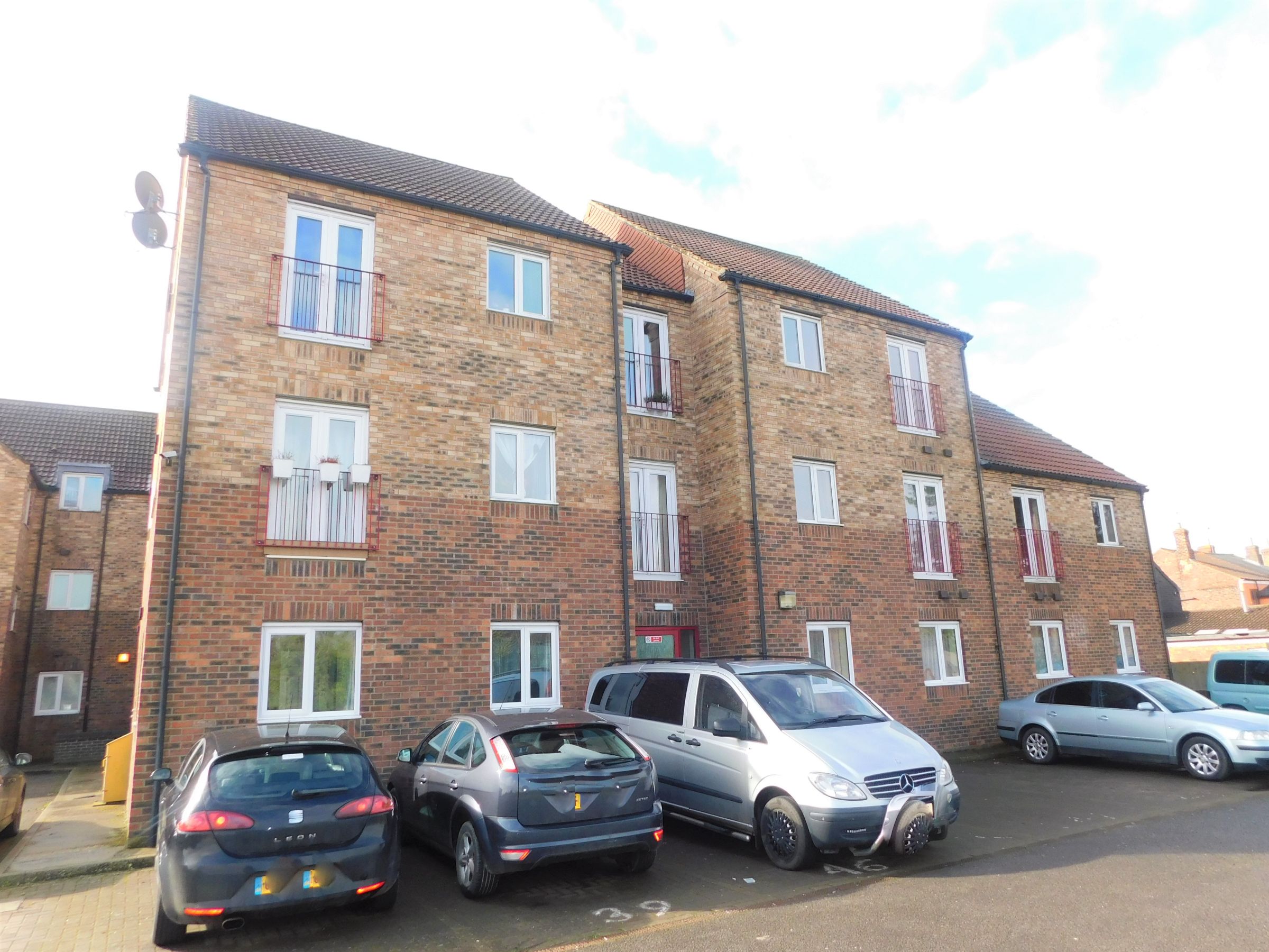 2 bedroom Apartment For Sale