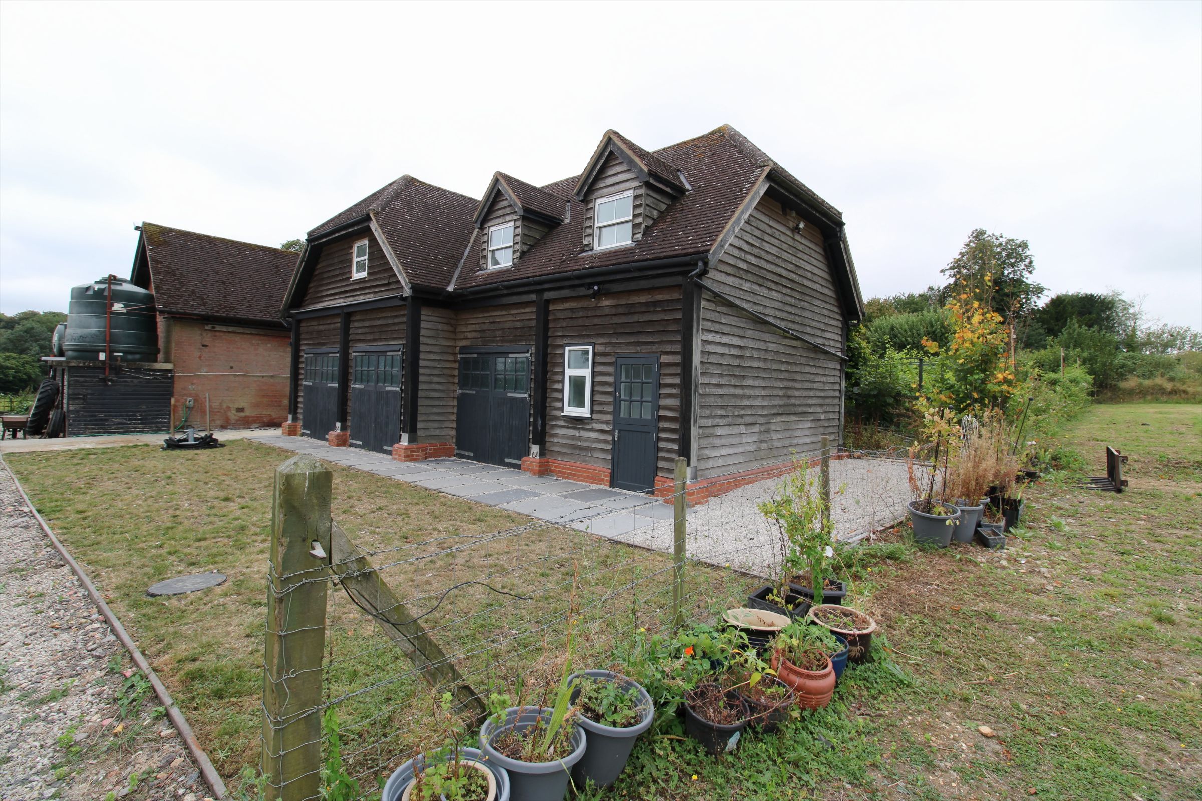 2 bedroom Apartment To Let