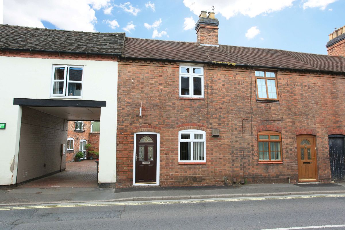 3 bedroom Terraced SSTC