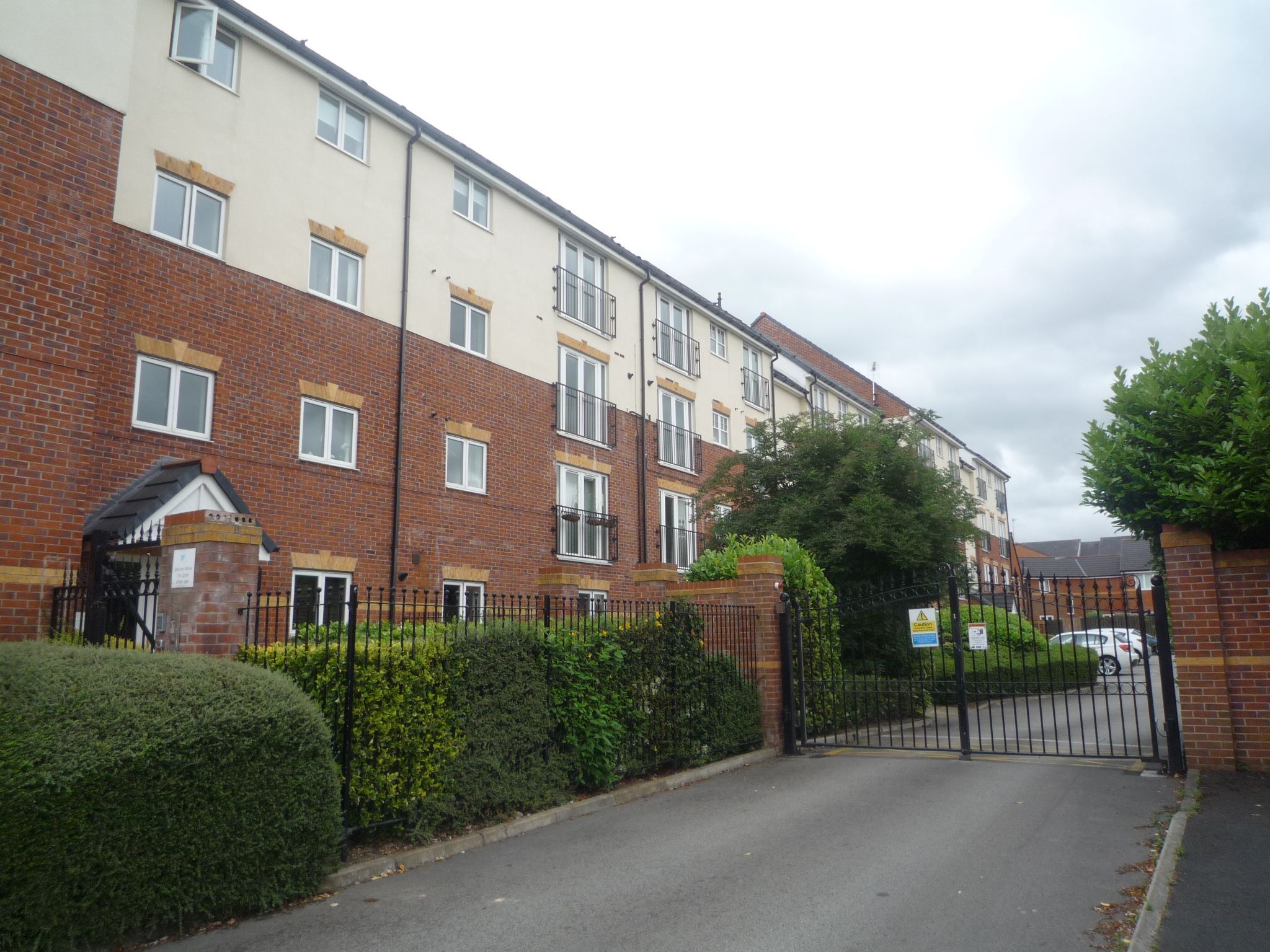 2 bedroom Apartment To Let