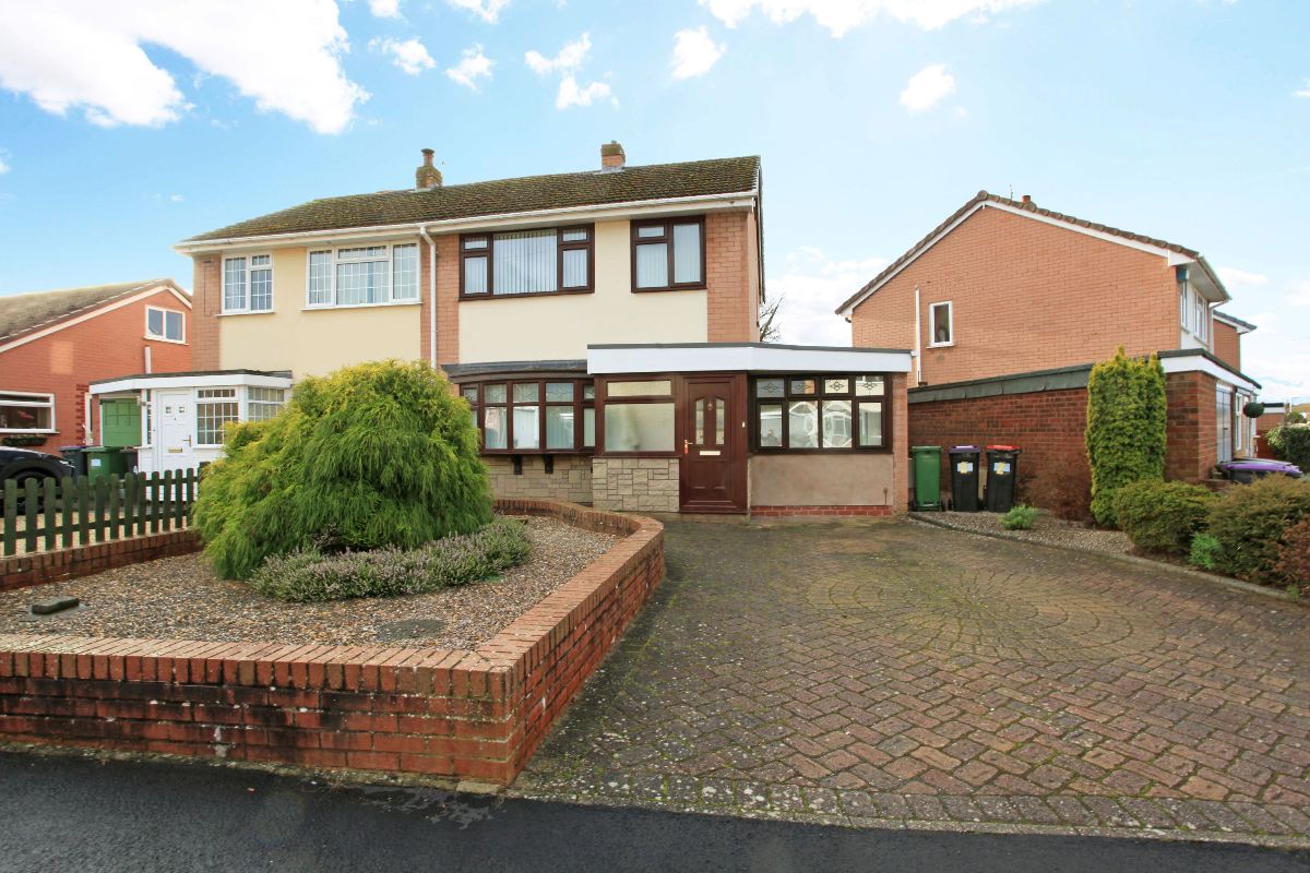 3 bedroom Detached SSTC