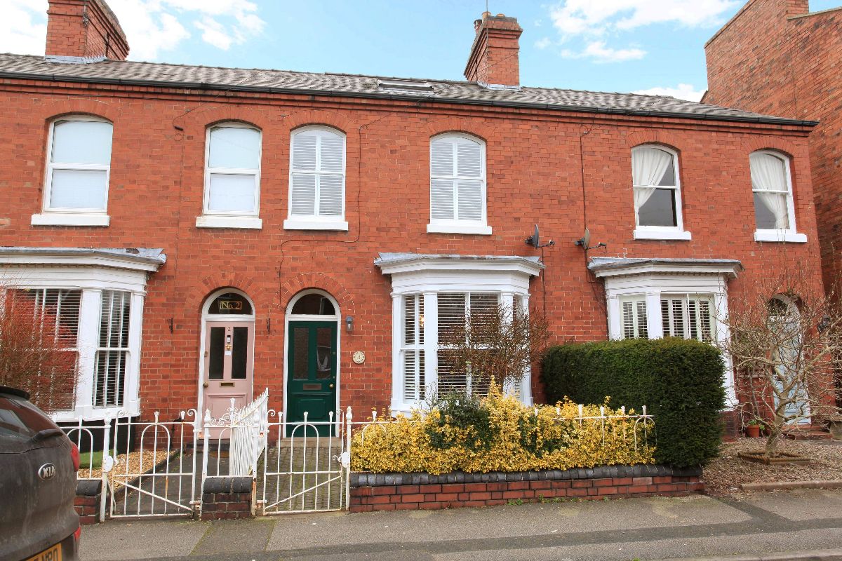 3 bedroom Terraced SSTC