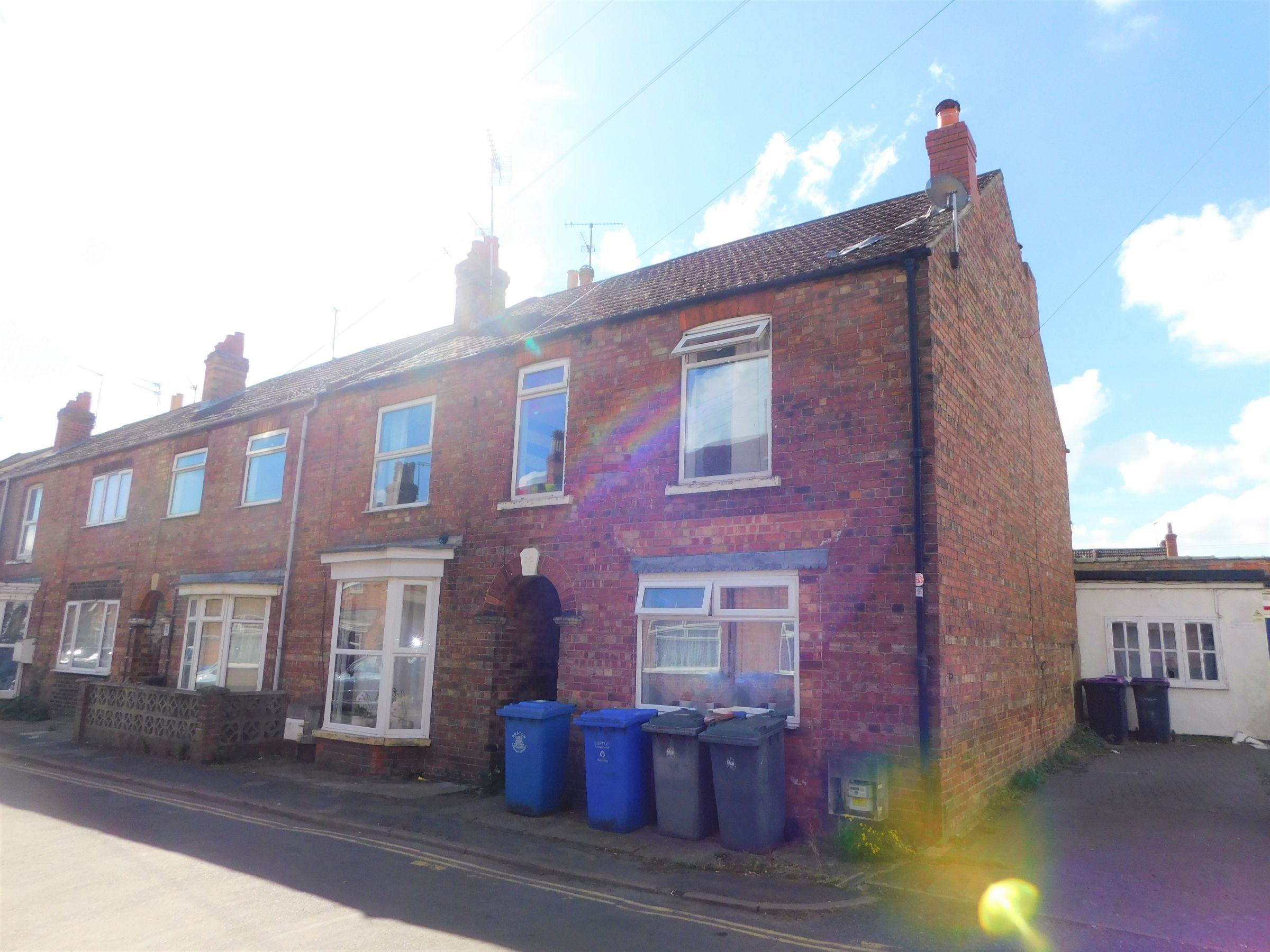 3 bedroom Terraced To Let