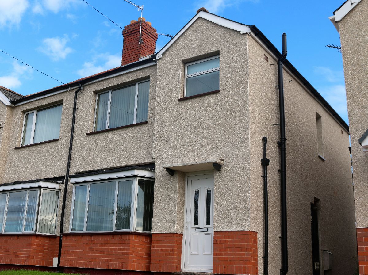 4 bedroom Semi-Detached Let Agreed