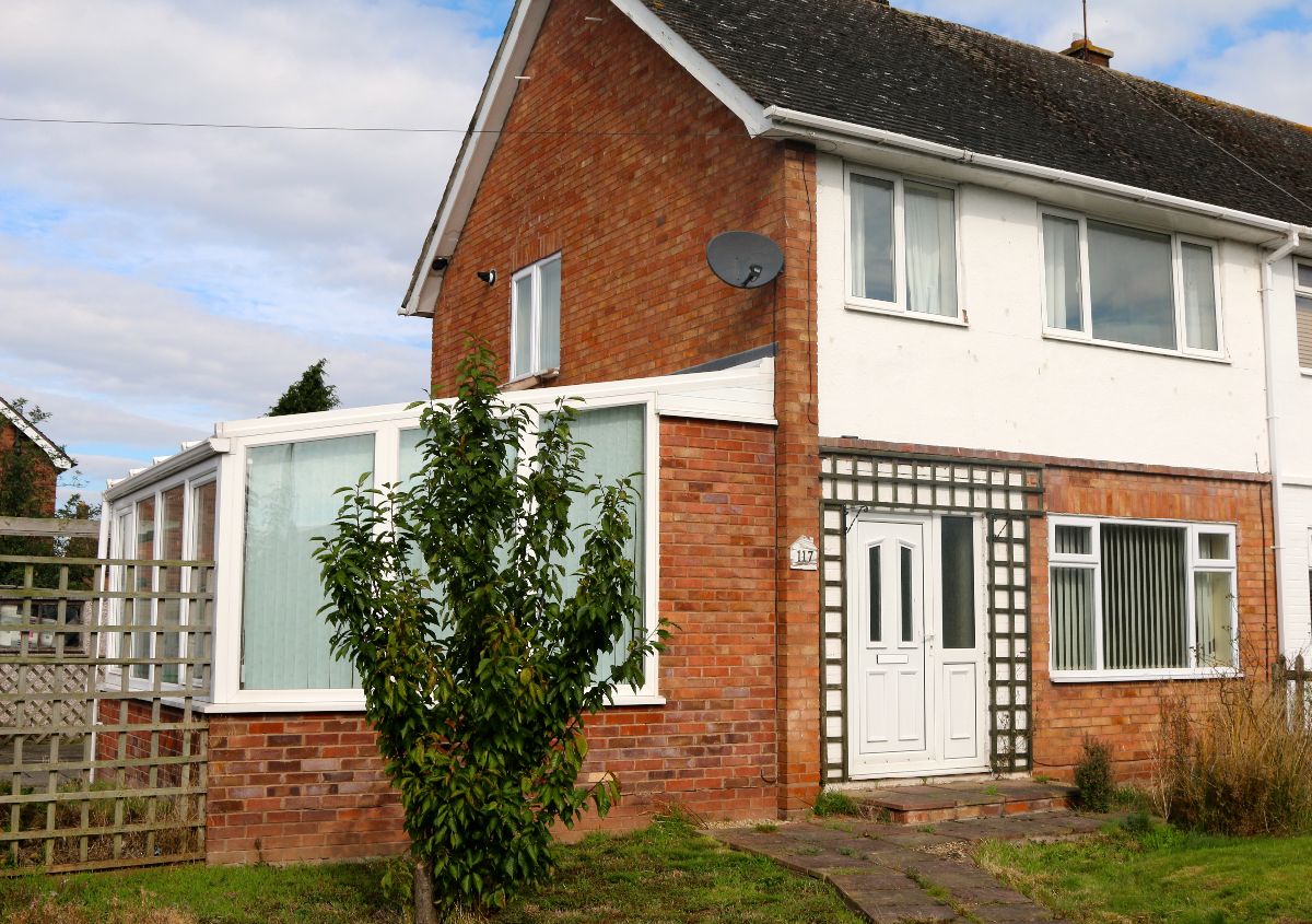 5 bedroom Semi-Detached Let Agreed