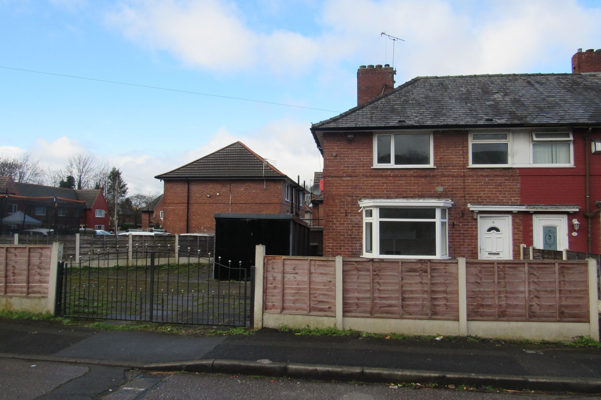 3 bedroom House Let