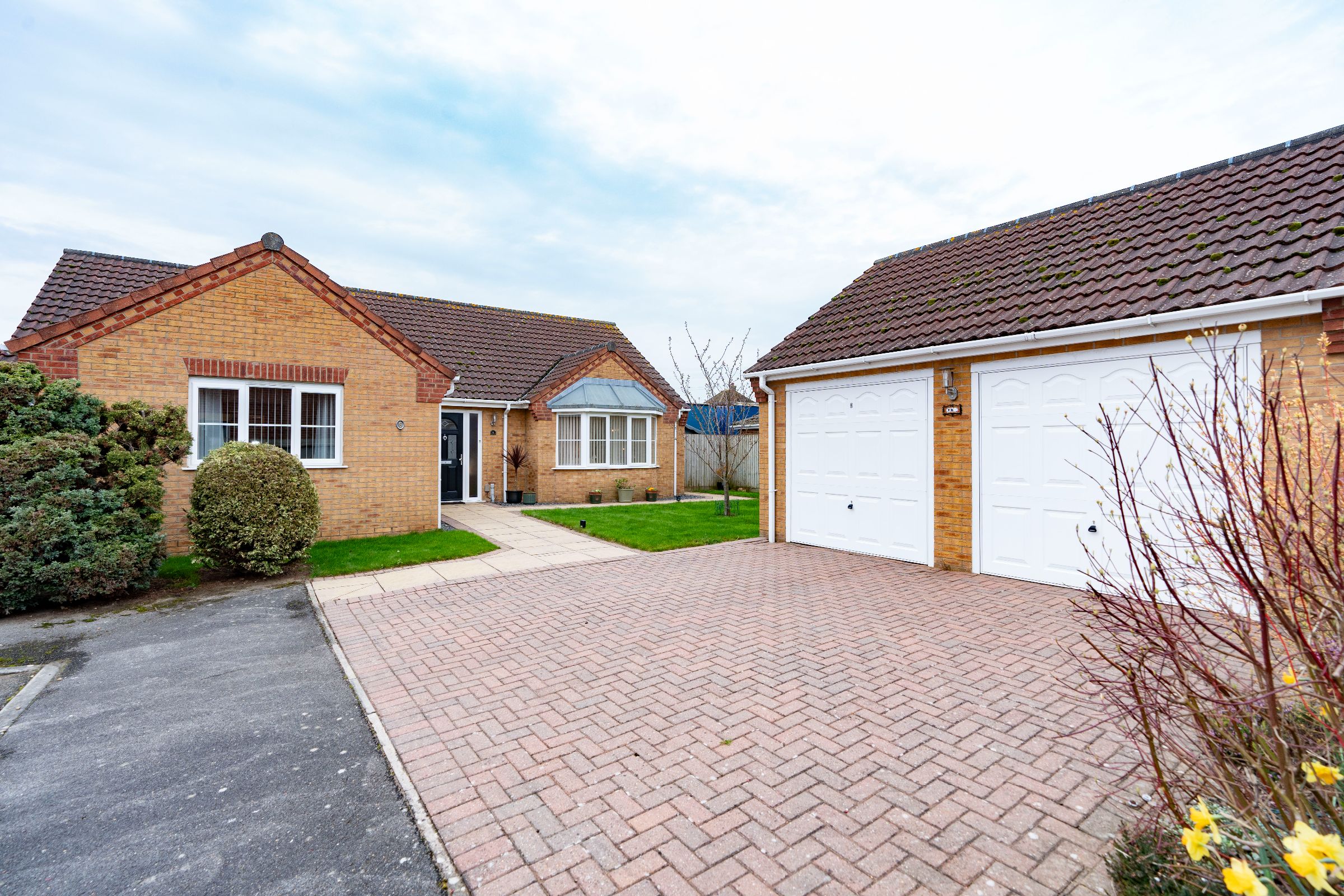 3 bedroom Bungalow For Sale