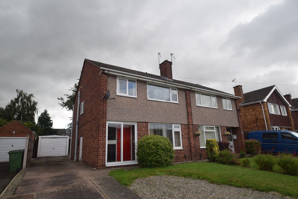 4 bedroom Semi-Detached Let Agreed