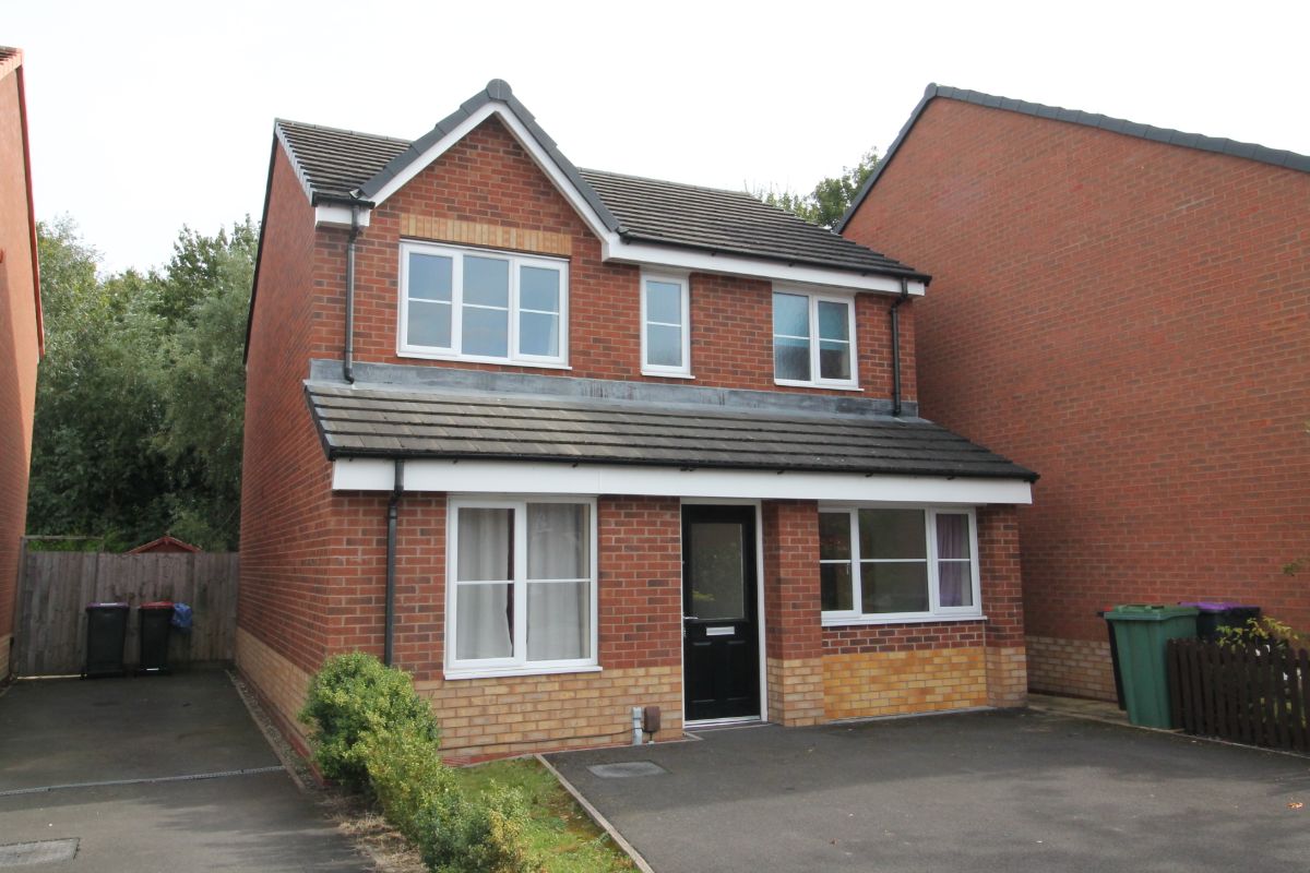 5 bedroom Detached Let Agreed