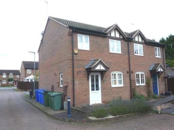 3 bedroom Semi-Detached To Let