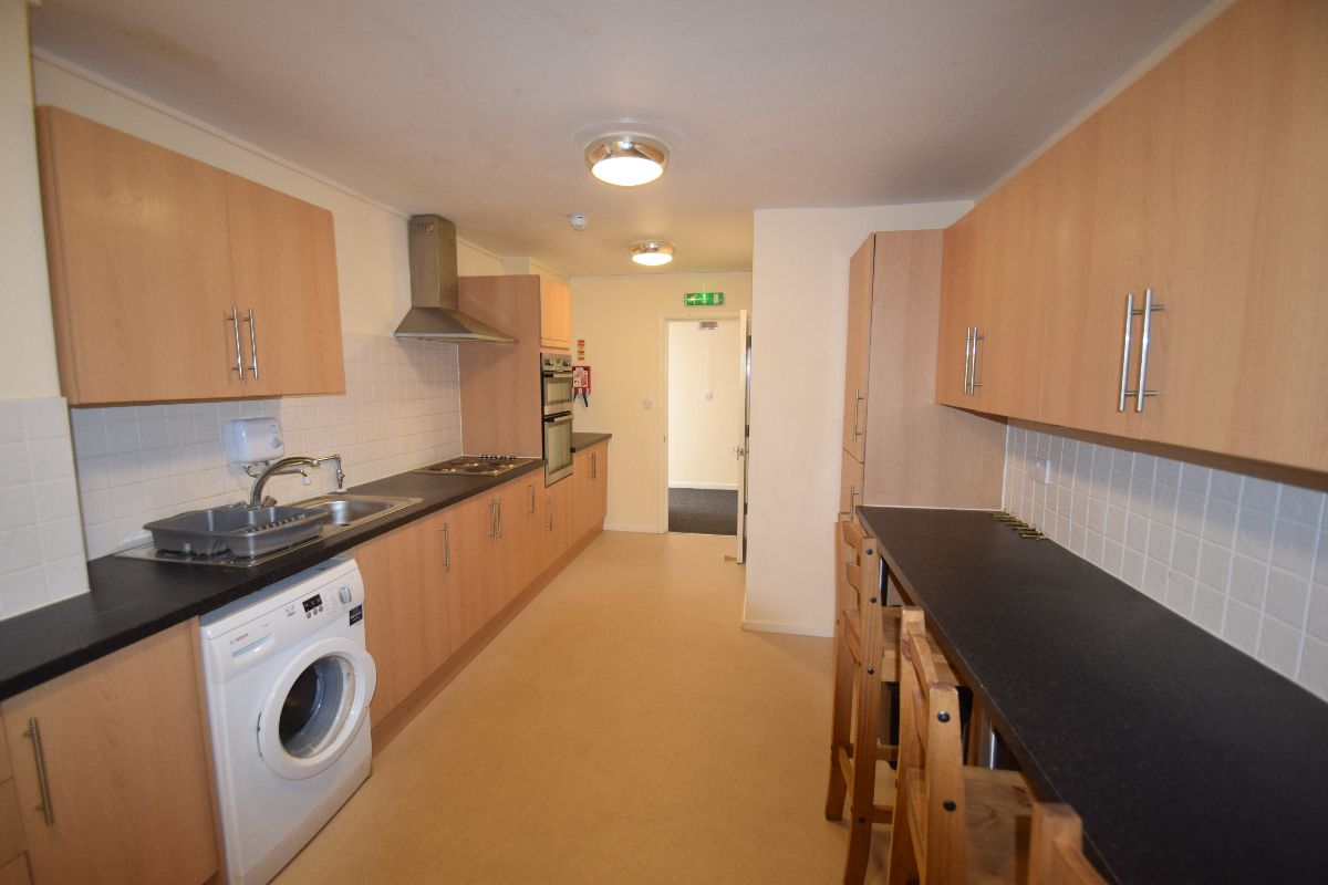 7 bedroom Apartment Let Agreed