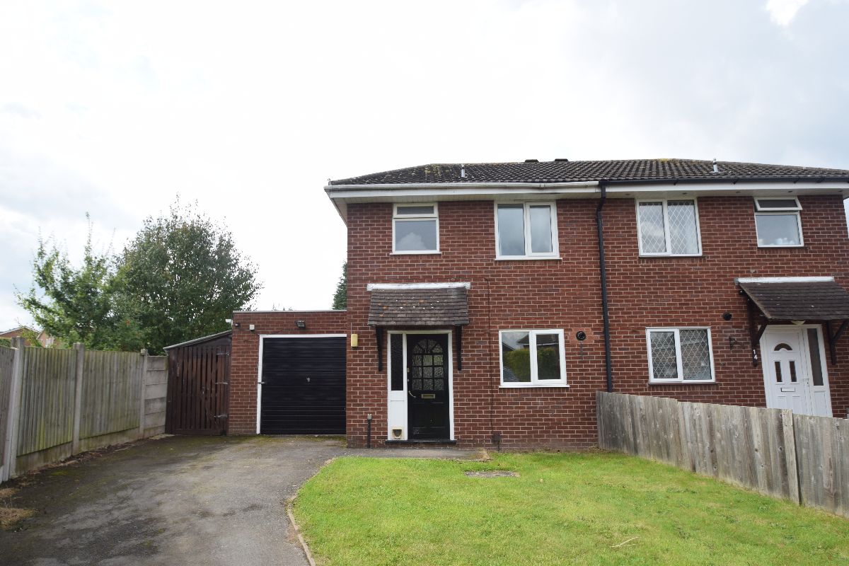 3 bedroom Semi-Detached Let Agreed