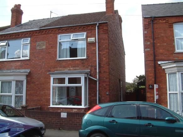 2 bedroom Semi-Detached To Let