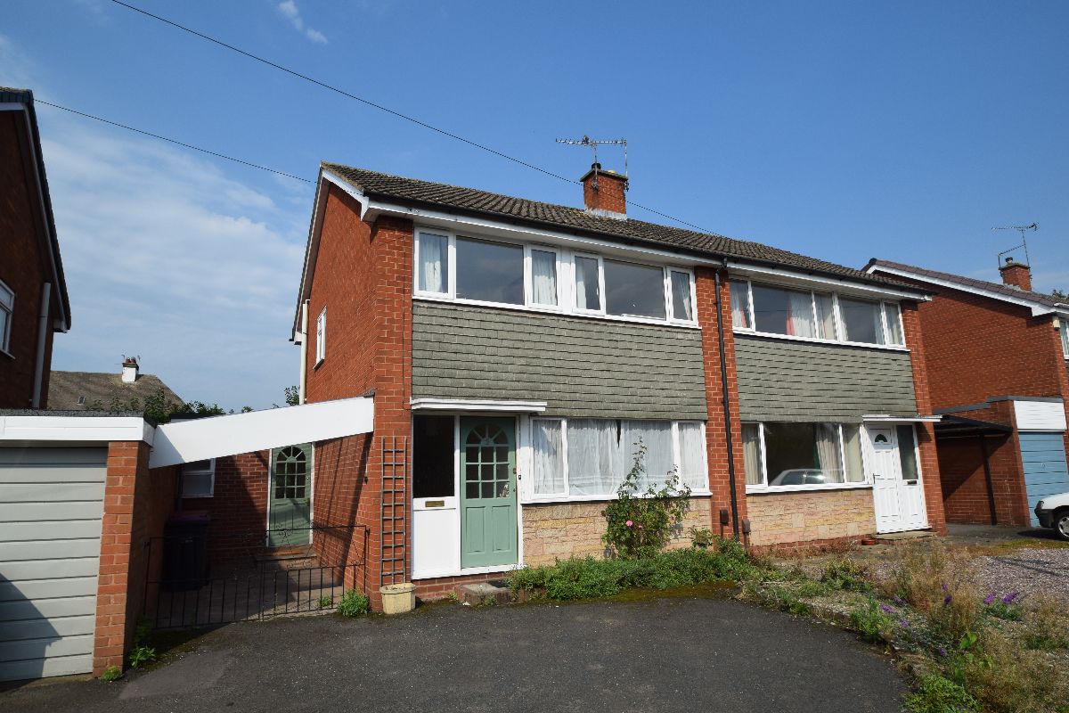 4 bedroom Semi-Detached Let Agreed