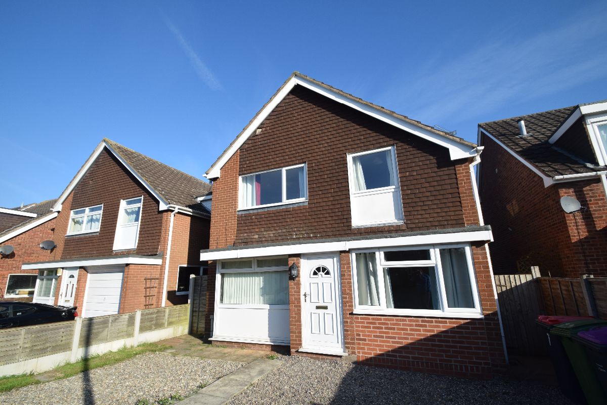5 bedroom Detached Let Agreed