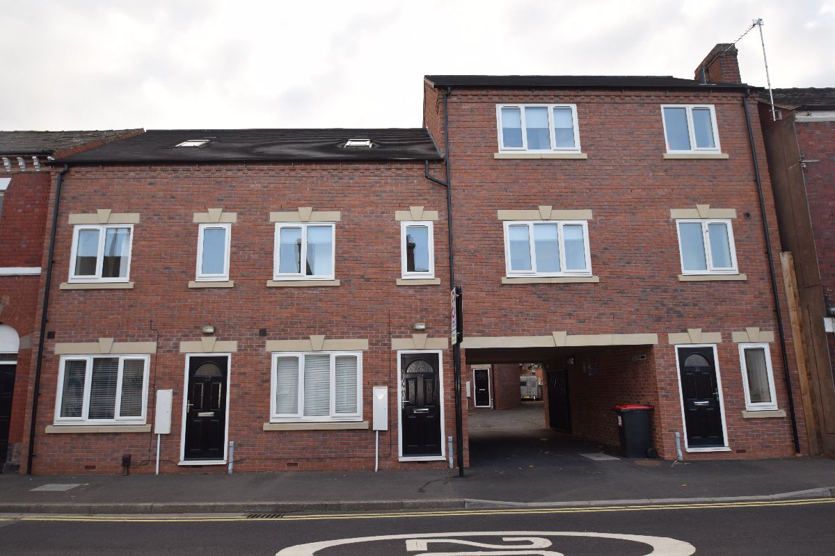 4 bedroom Semi-Detached Let Agreed