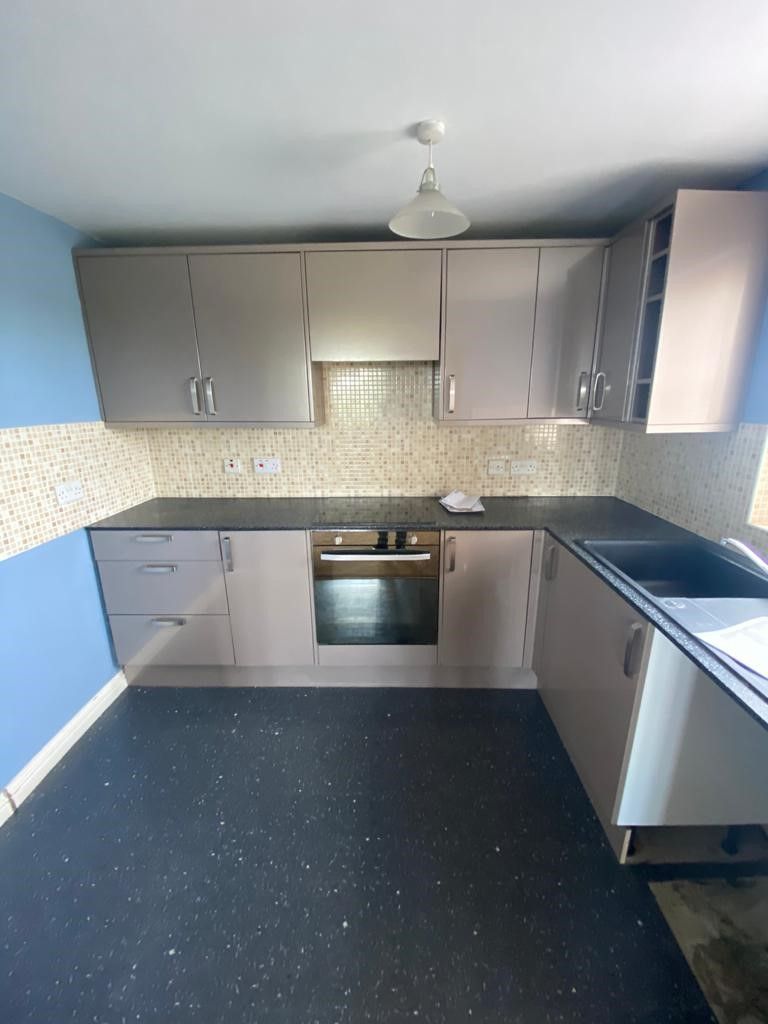 2 bedroom Apartment To Let