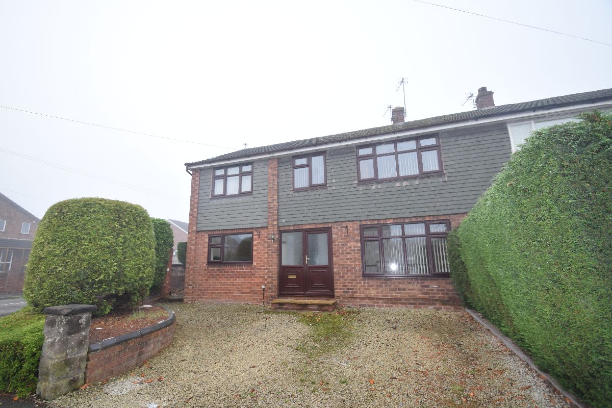 6 bedroom Semi-detached house Let Agreed