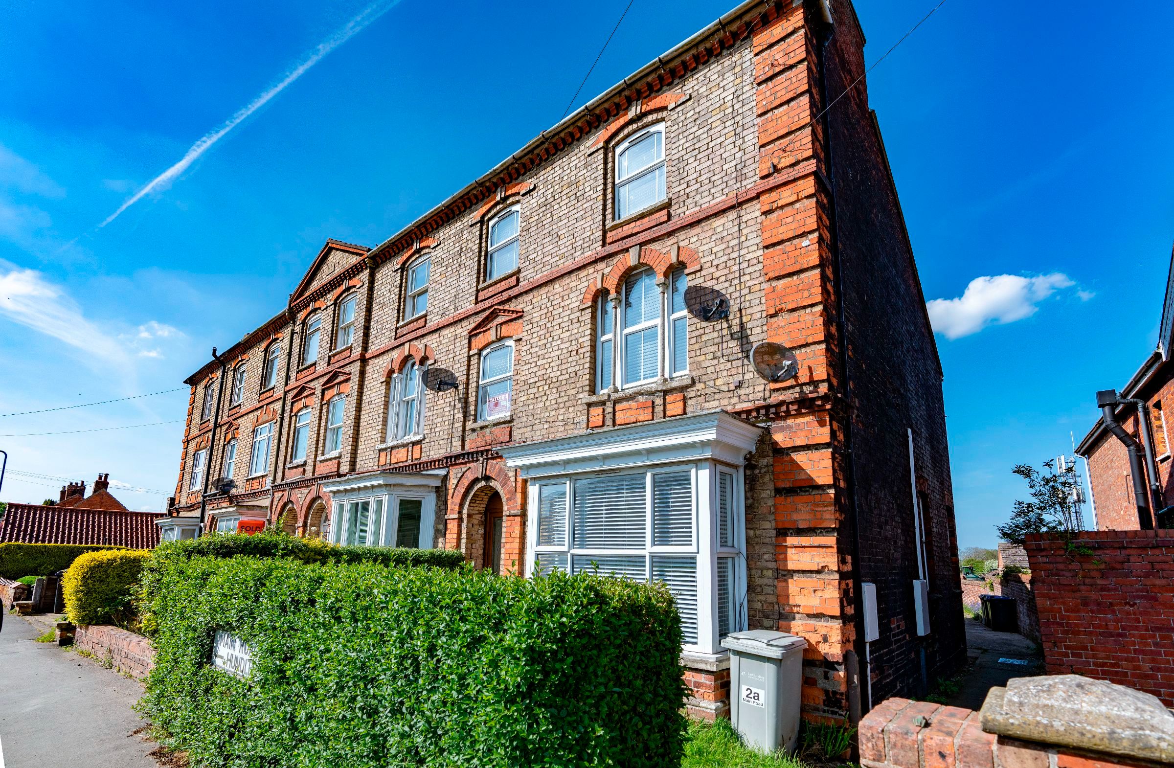 3 bedroom Apartment To Let