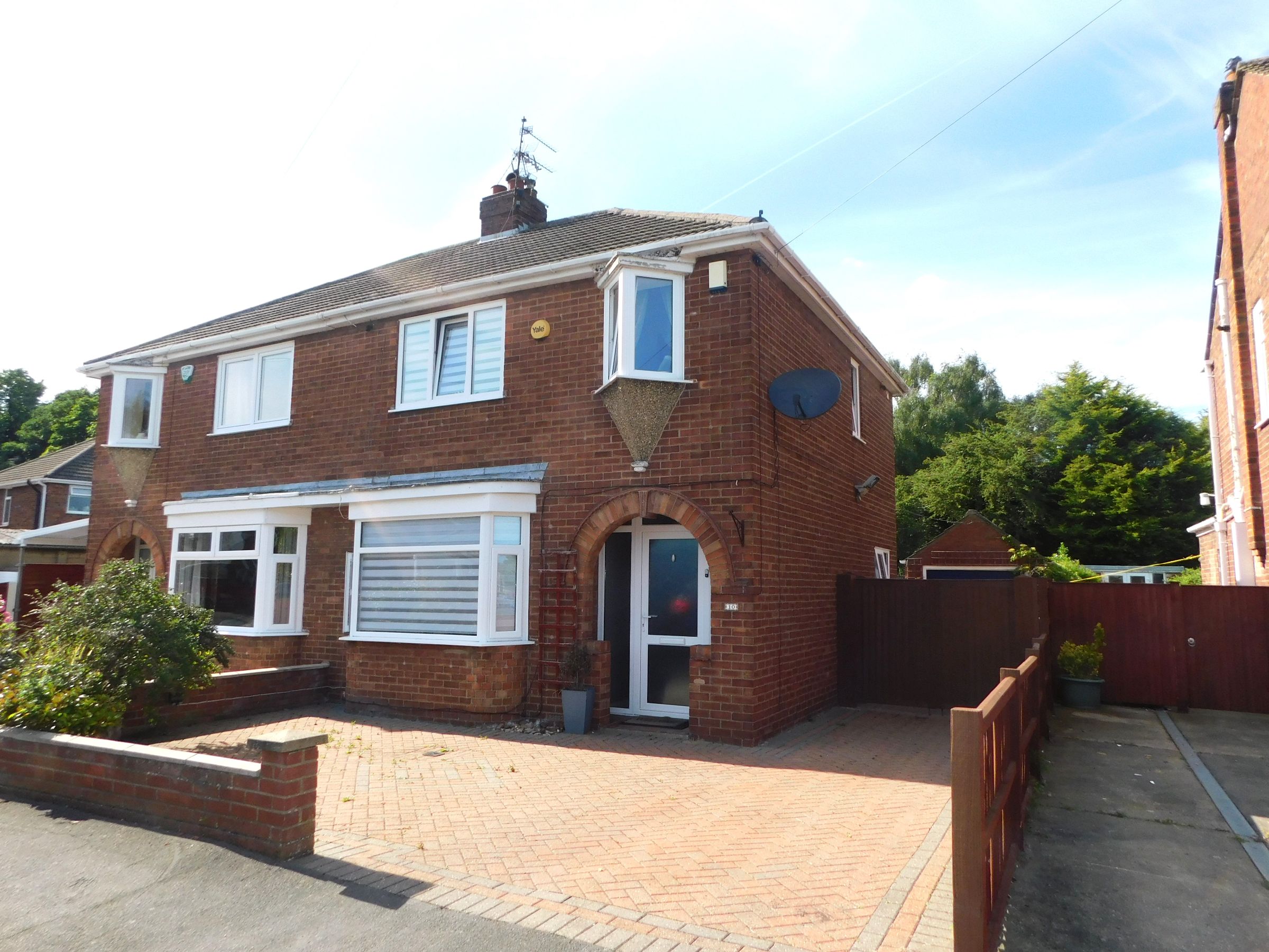 3 bedroom Semi-Detached For Sale