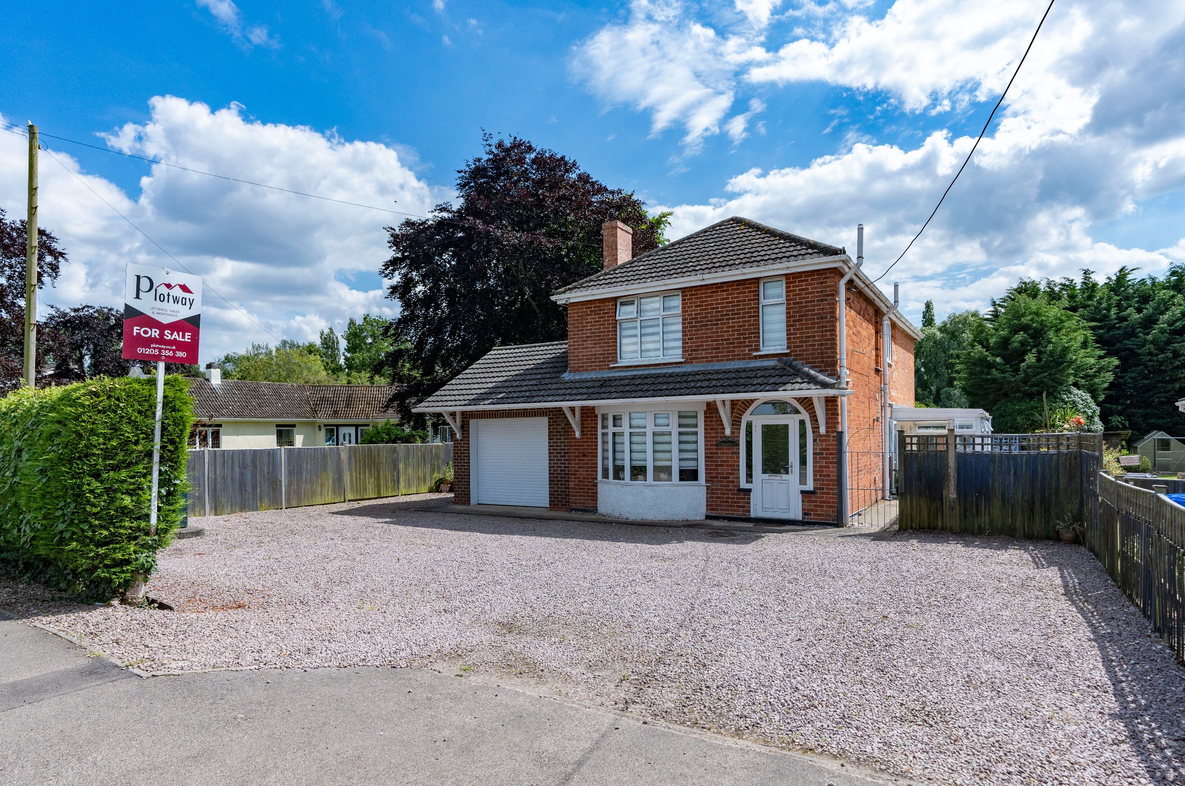 5 bedroom Detached For Sale