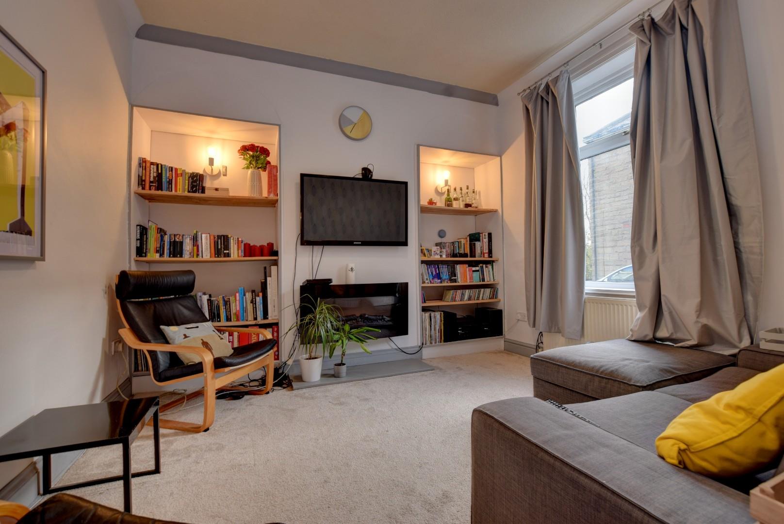 2 bedroom Terraced Under Offer