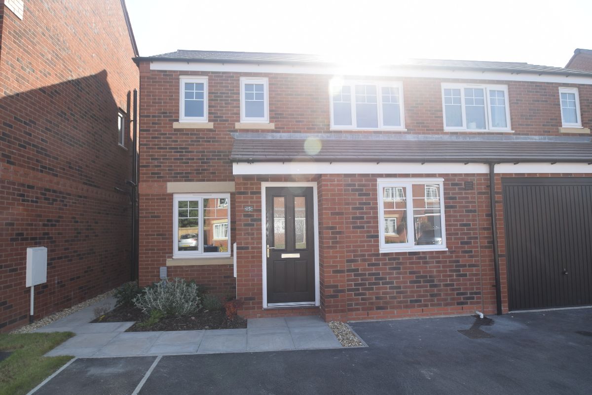 4 bedroom Semi-Detached Let Agreed