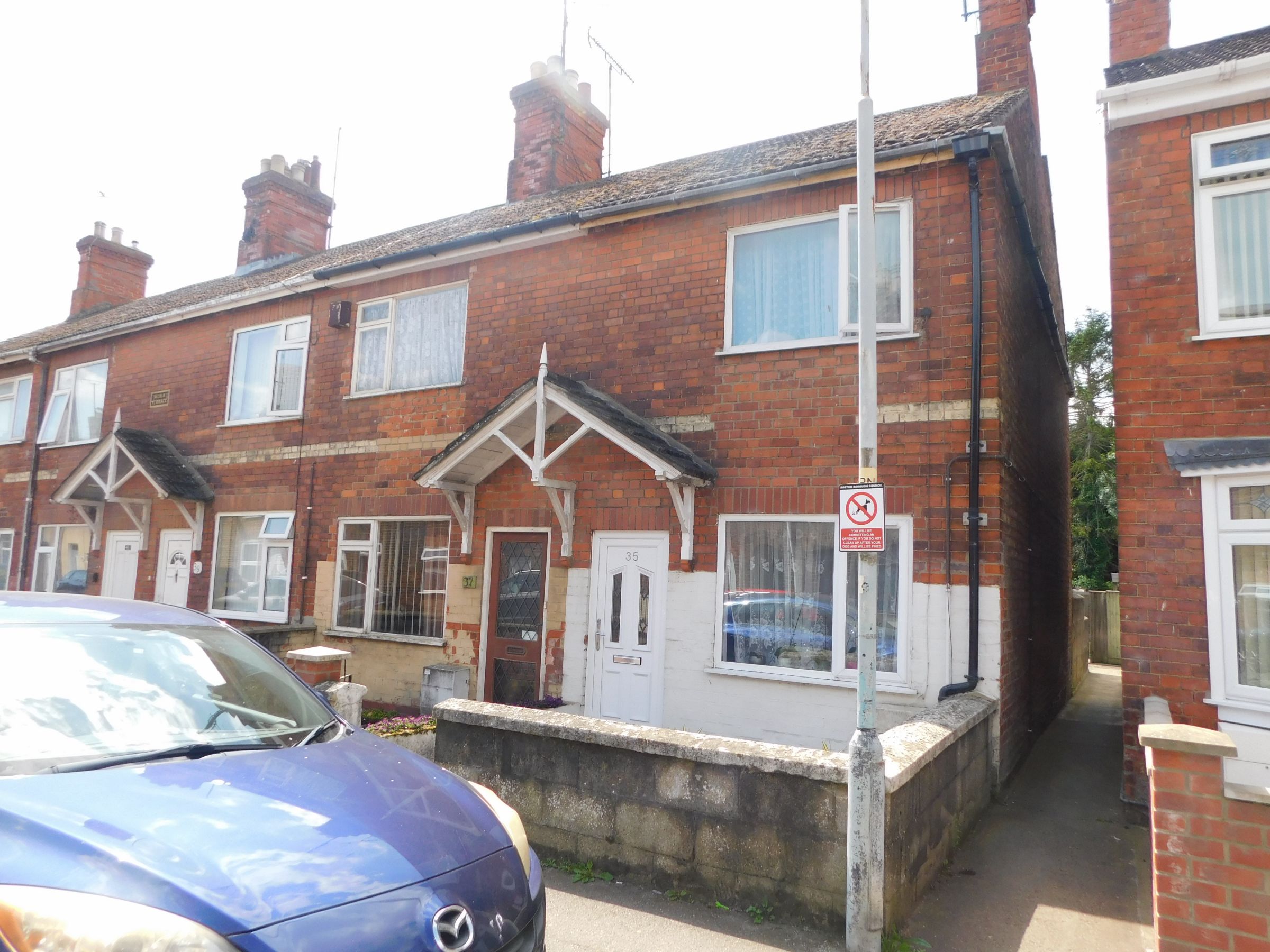2 bedroom Terraced For Sale