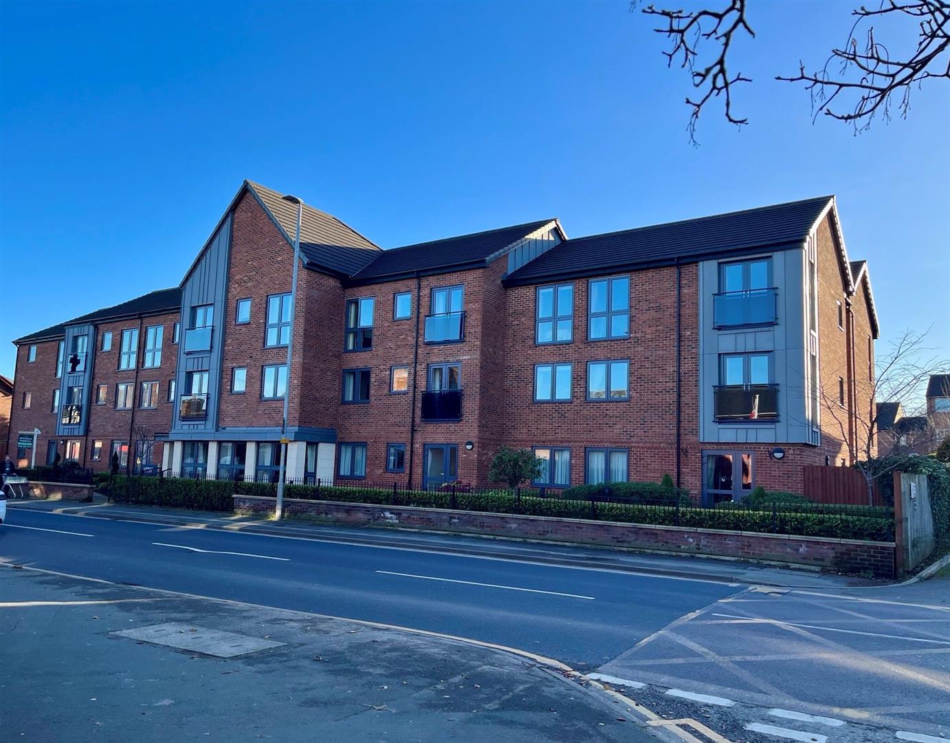 1 bedroom Apartment For Sale