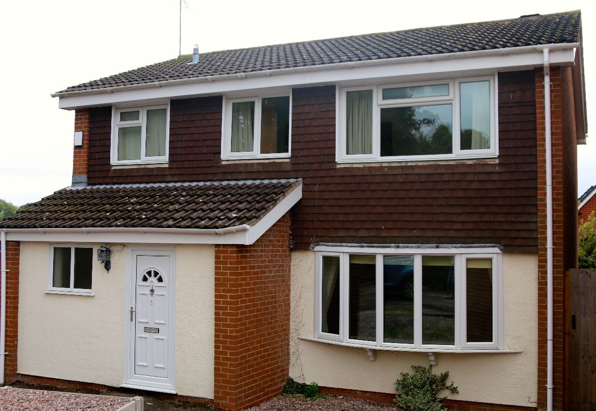 4 bedroom Semi-Detached Let Agreed