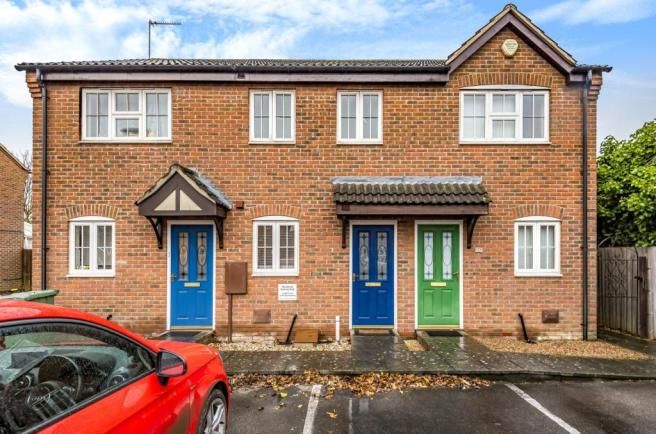 2 bedroom Terraced To Let