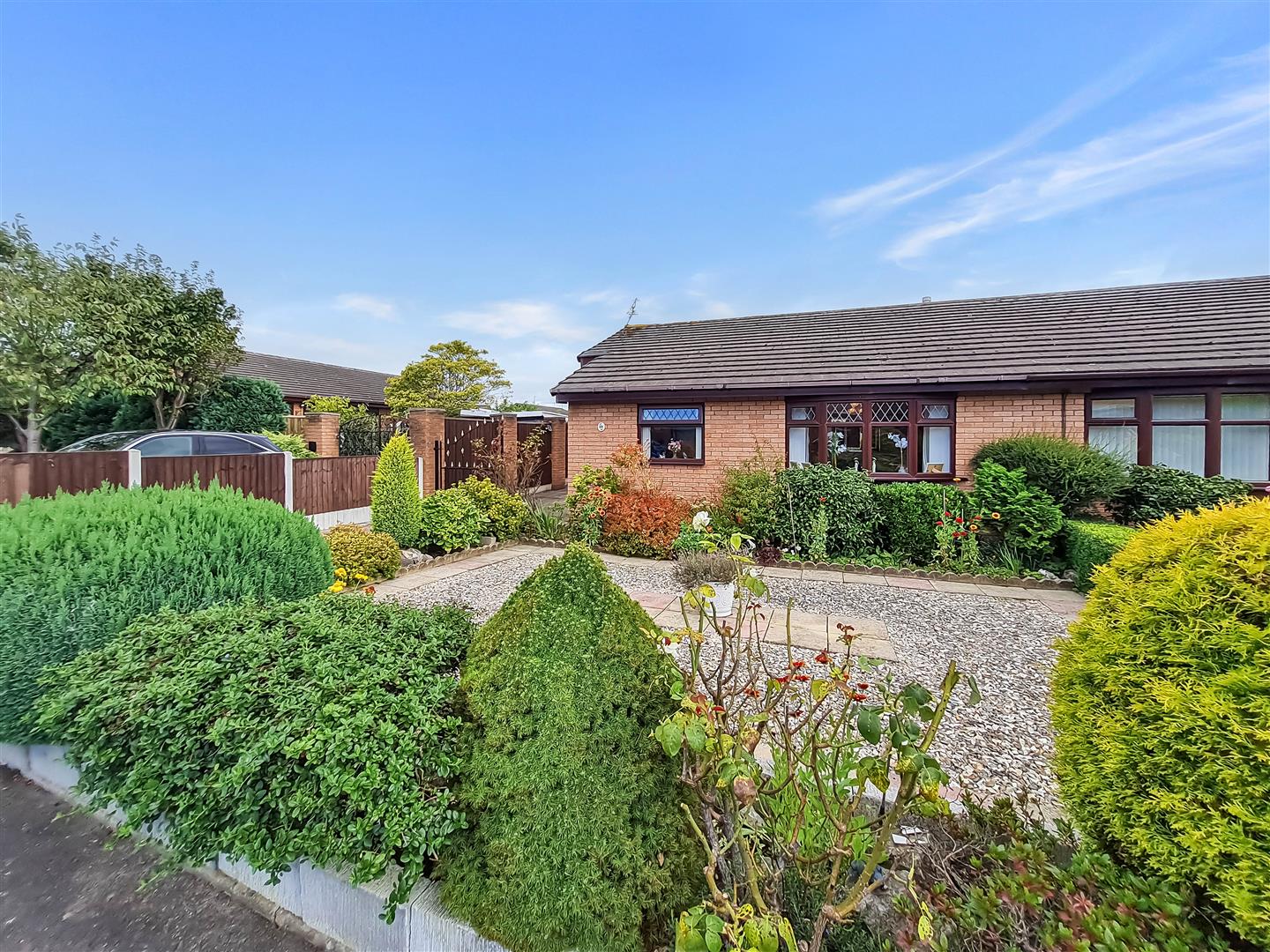 2 bedroom Semi-Detached House Sold