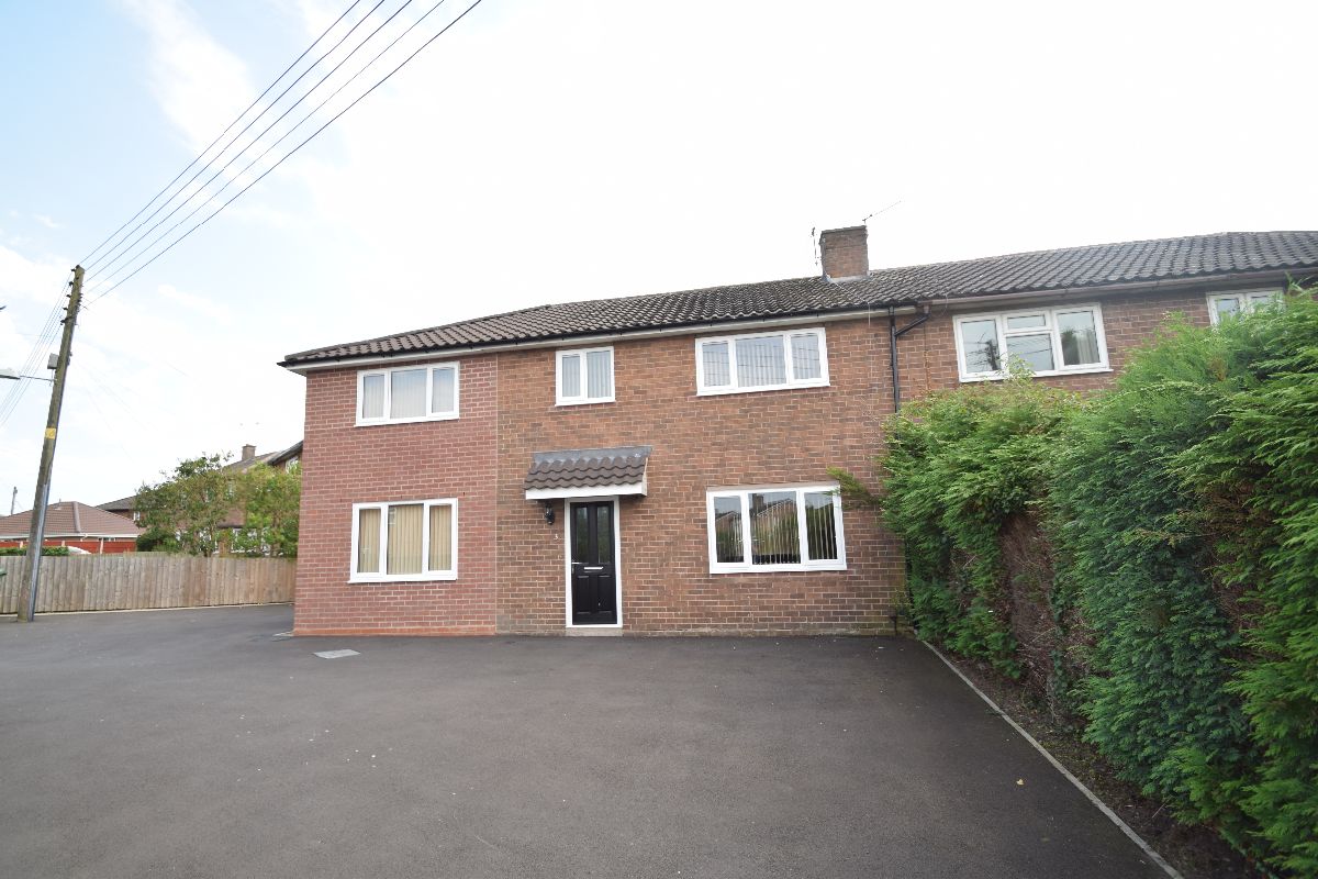 5 bedroom Semi-Detached Let Agreed
