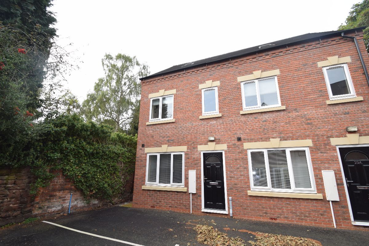 4 bedroom Semi-Detached Let Agreed