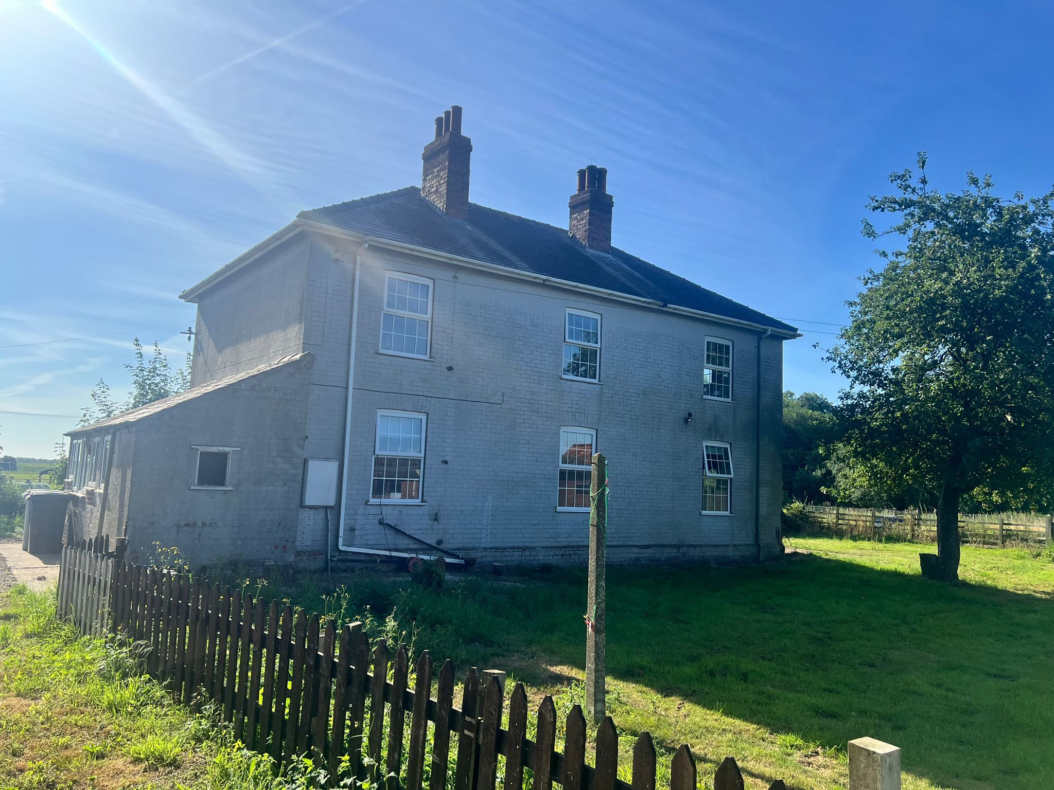 4 bedroom Detached To Let